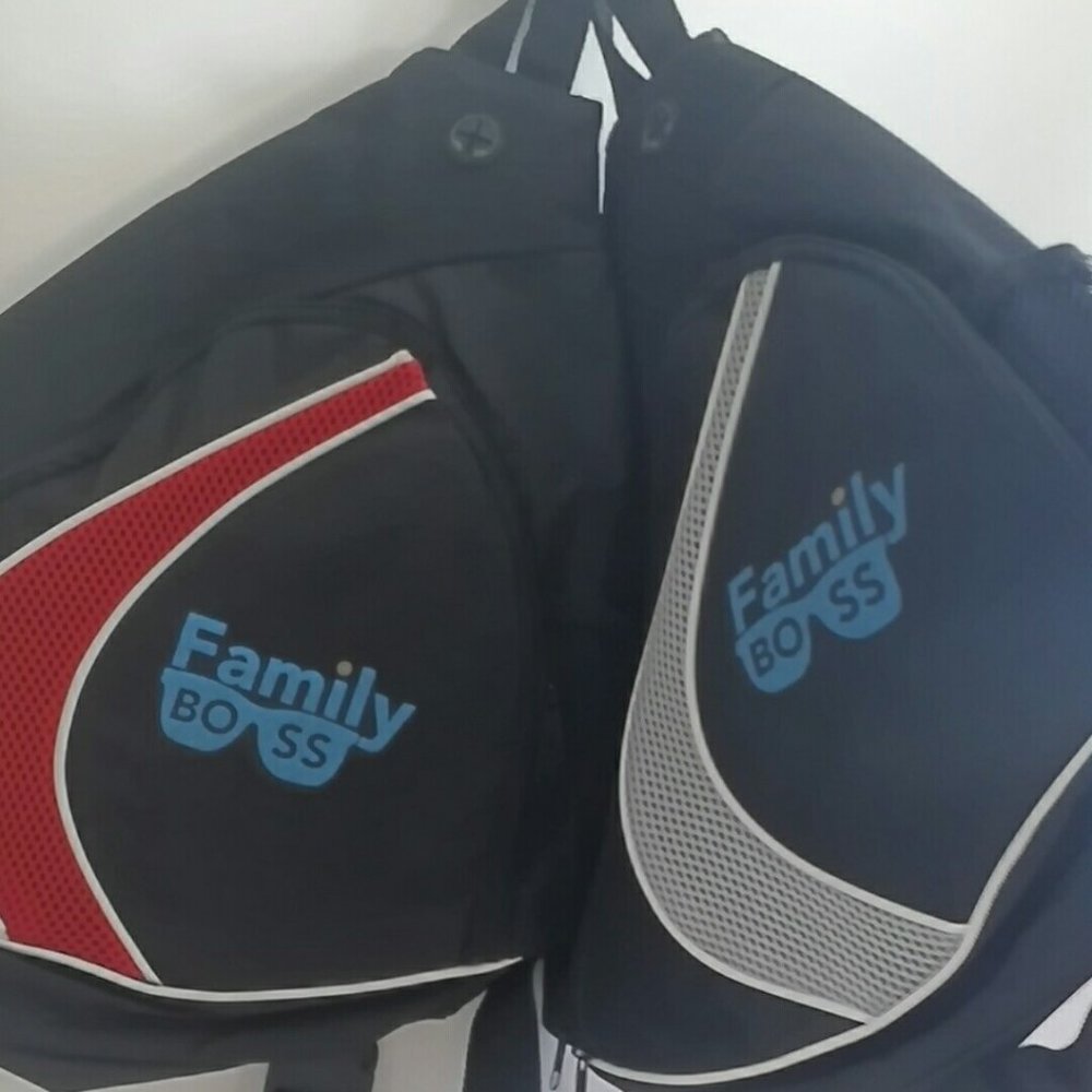 2 BAGS Family boss over-the-shoulder totes..CROSSBODY .Pair 1 red 1 blue 3 LB
